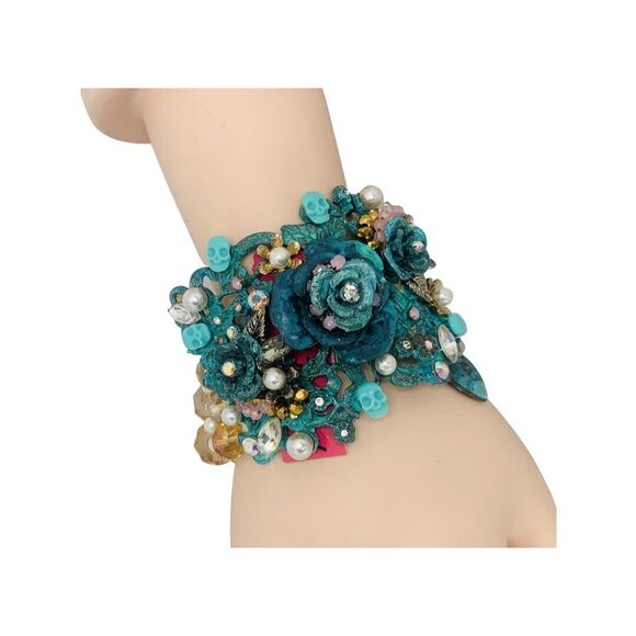 Betsey Johnson Blue Crystal Skull Statement Bracelet 7"  Flower TEAL PATINA - Picture 9 of 14